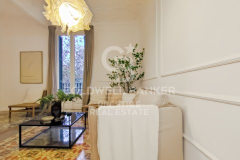 Apartment à vendre à Barcelona, Espagne, 3 chambres, 92 m2 No. 157105 - photo 2