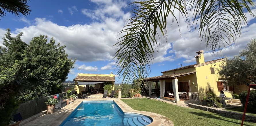 Finca Inca, Mallorca, Spain 4 bedrooms, 142 sq.m. No. 139728
