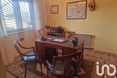 Продажа дома в Вильядангос-дель-Парамо, Леон, Испания 4 спальни, 265м2 №153213 - фото 24