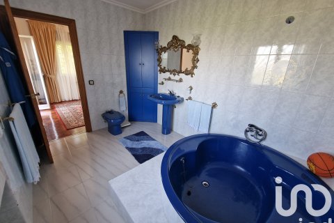 Продажа дома в Вильядангос-дель-Парамо, Леон, Испания 4 спальни, 265м2 №153213 - фото 16