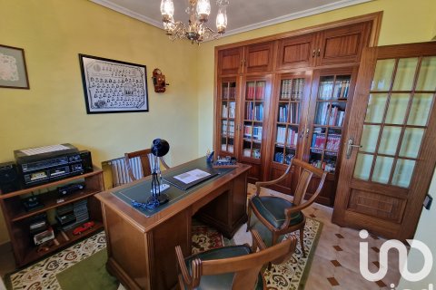 Продажа дома в Вильядангос-дель-Парамо, Леон, Испания 4 спальни, 265м2 №153213 - фото 11