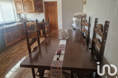 Продажа дома в Вильядангос-дель-Парамо, Леон, Испания 4 спальни, 265м2 №153213 - фото 9