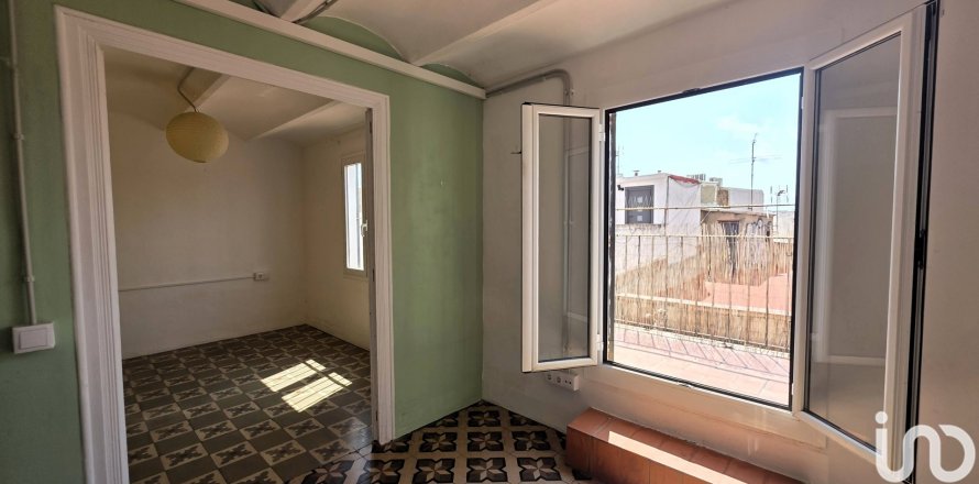 Wohnung in Barcelona, Spanien 3 Schlafzimmer, 75 m2 Nr. 153214