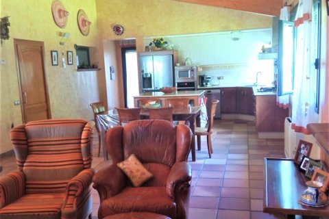 Dom w Mora d'Ebre, Tarragona, Hiszpania 5 sypialni, 375 mkw. nr 153219 – zdjęcie 13