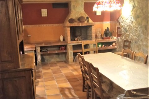 Dom w Mora d'Ebre, Tarragona, Hiszpania 5 sypialni, 375 mkw. nr 153219 – zdjęcie 12