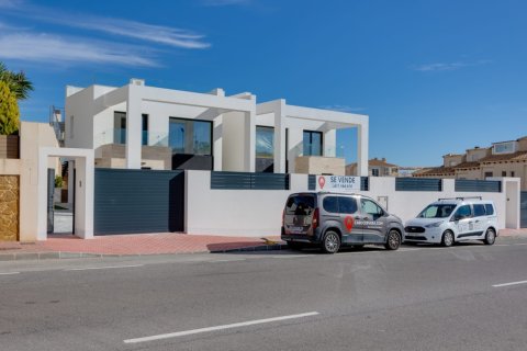 Willa w Torrevieja, Alicante, Hiszpania 4 sypialnie, 238 mkw. nr 136240 – zdjęcie 24