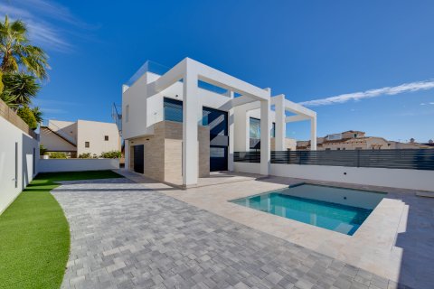 Villa à vendre à Torrevieja, Alicante, Espagne, 4 chambres, 238 m2 No. 136240 - photo 2