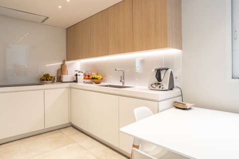 Appartamento in vendita Madrid, Spagna 4 camere da letto, 236 mq. N° 117152 - foto 24