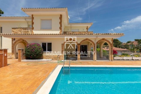 Dom w Lloret de Mar, Girona, Hiszpania 4 sypialnie, 320 mkw. nr 176991 – zdjęcie 2