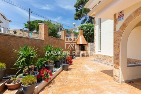 Dom w Lloret de Mar, Girona, Hiszpania 4 sypialnie, 320 mkw. nr 176991 – zdjęcie 18