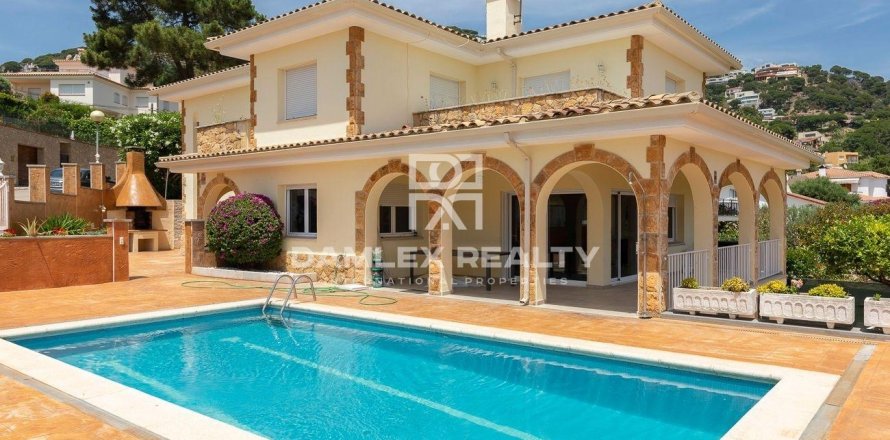 Dom w Lloret de Mar, Girona, Hiszpania 4 sypialnie, 320 mkw. nr 176991