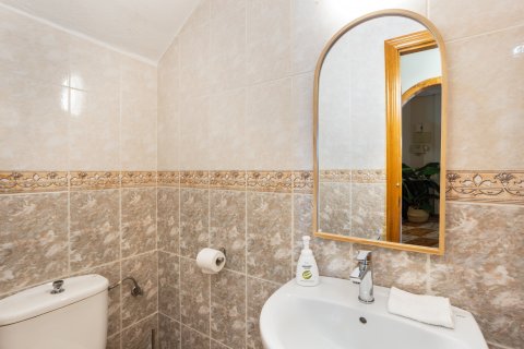 Townhouse for sale in Alicante, Spain 2 bedrooms, 75 sq.m. No. 196808 - photo 11