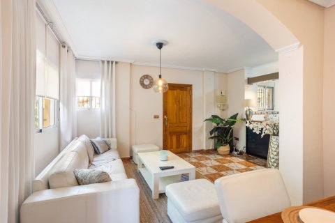 Townhouse for sale in Alicante, Spain 2 bedrooms, 75 sq.m. No. 196808 - photo 9
