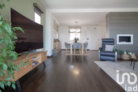 Hus till salu i Alzira, Valencia, Spanien 4 sovrum, 290 kvm. Nr. 153334 - foto 3