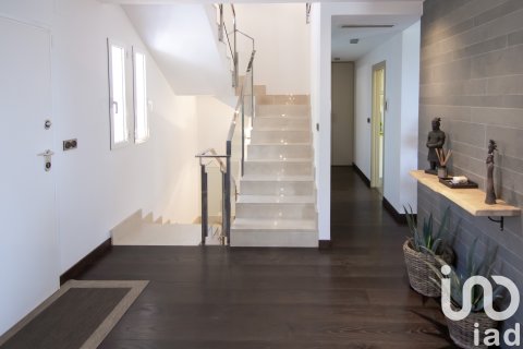 Hus till salu i Alzira, Valencia, Spanien 4 sovrum, 290 kvm. Nr. 153334 - foto 7