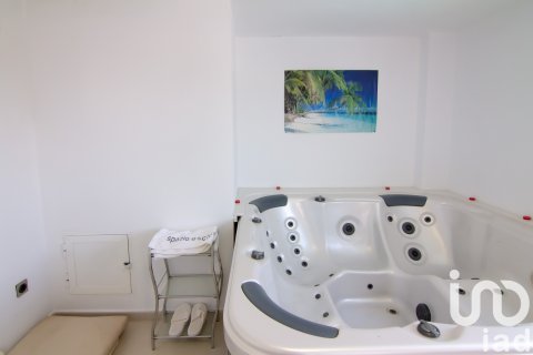 Hus till salu i Alzira, Valencia, Spanien 4 sovrum, 290 kvm. Nr. 153334 - foto 27