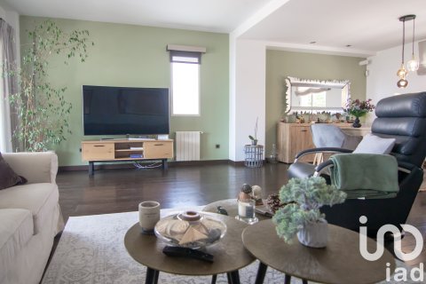 Hus till salu i Alzira, Valencia, Spanien 4 sovrum, 290 kvm. Nr. 153334 - foto 2