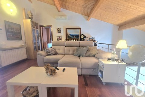 Hus till salu i Sabadell, Barcelona, Spanien 4 sovrum, 533 kvm. Nr. 153336 - foto 7