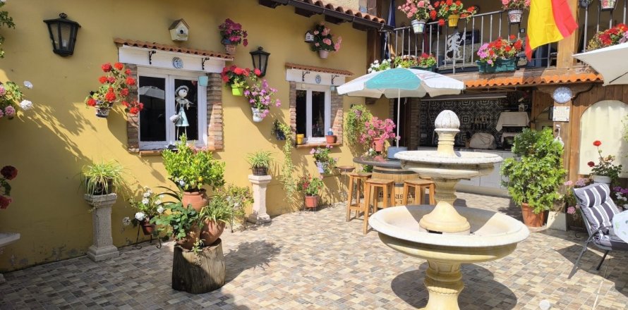 Māja Santas Martas, Leon, Spānijā 3 istabas, 214 m2 Nr. 153335