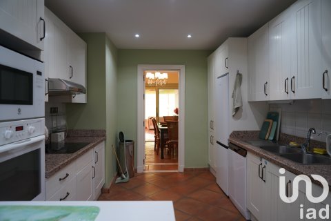 Townhouse for sale in San Roque, Cadiz, Spain 3 bedrooms, 205 sq.m. No. 153332 - photo 13