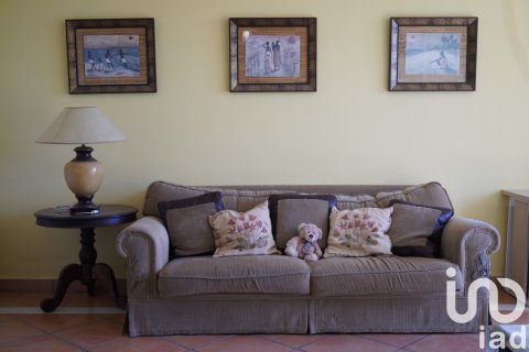 Townhouse for sale in San Roque, Cadiz, Spain 3 bedrooms, 205 sq.m. No. 153332 - photo 2