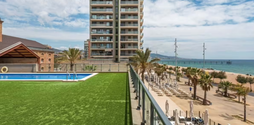 Apartment Badalona, Barcelona, Espagne 3 chambres, 120 m2 No. 133507