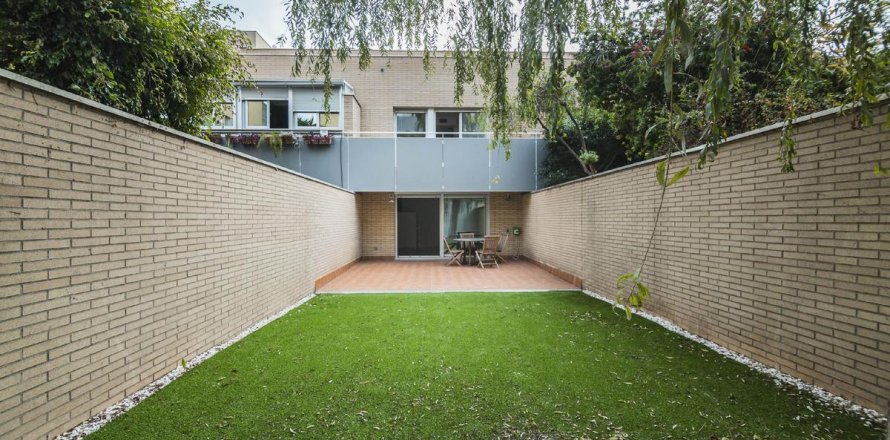 Duplex Barcelona, Espagne 3 chambres, 273 m2 No. 133506