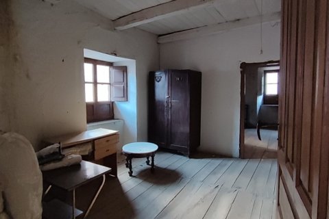 Сasa en venta en León, España 6 dormitorios, 594 m2 No. 186086 - foto 16