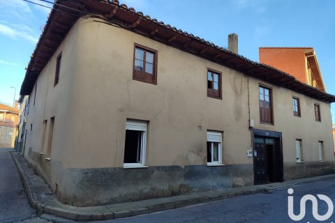 Сasa en venta en León, España 6 dormitorios, 594 m2 No. 186086 - foto 2
