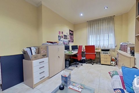 Hus till salu i Burriana, Castellon, Spanien 5 sovrum, 150 kvm. Nr. 186087 - foto 7