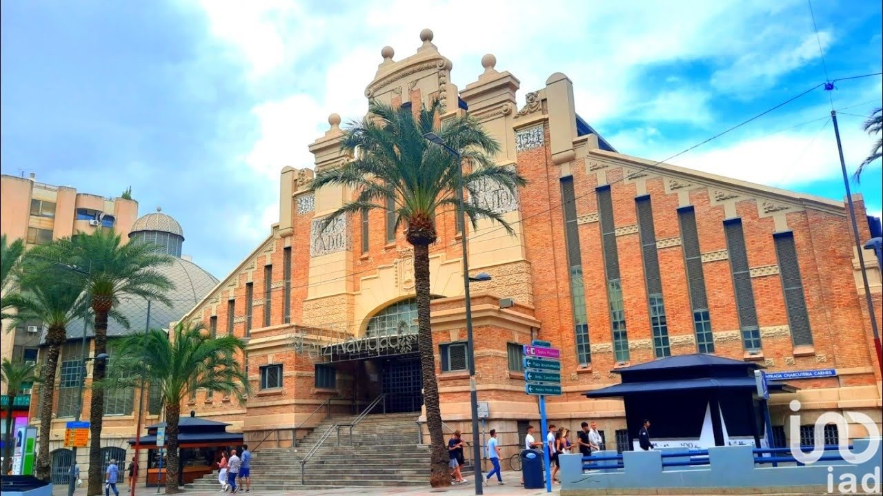 Proprietà commerciale a Alicante, Spagna 2 camere da letto, 95 mq. N° 186082