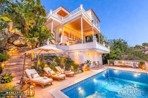 Villa à Lloret de Mar, Girona, Espagne 4 chambres, 238 m2 No. 168696