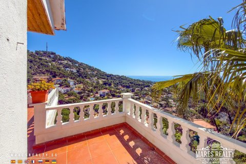 Villa à vendre à Lloret de Mar, Girona, Espagne, 4 chambres, 238 m2 No. 168696 - photo 19