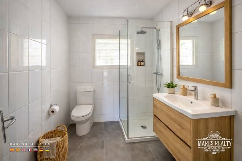 Villa à vendre à Lloret de Mar, Girona, Espagne, 4 chambres, 238 m2 No. 168696 - photo 9