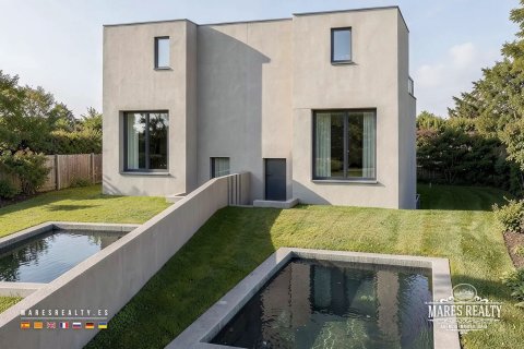 Villa for sale in Aiguaviva Parc, Girona, Spain 3 bedrooms, 180 sq.m. No. 168695 - photo 11