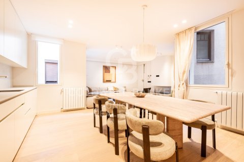 Apartamento en venta en Madrid, España 3 dormitorios, 139 m2 No. 157584 - foto 9