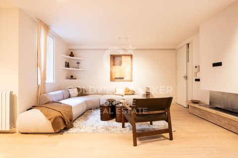Apartamento en venta en Madrid, España 3 dormitorios, 139 m2 No. 157584 - foto 3