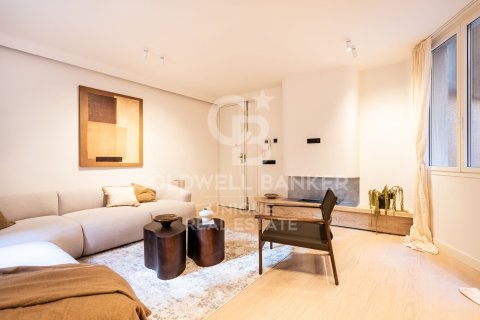 Apartamento en venta en Madrid, España 3 dormitorios, 139 m2 No. 157584 - foto 4