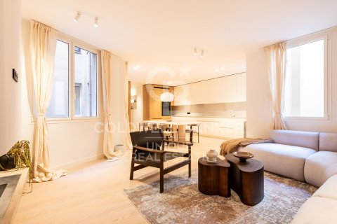 Apartment à vendre à Madrid, Espagne, 3 chambres, 139 m2 No. 157584 - photo 2