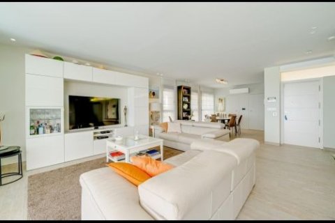 Villa zum Verkauf in Benidorm, Alicante, Spanien 5 Schlafzimmer, 436 m2 Nr. 181026 - Foto 7