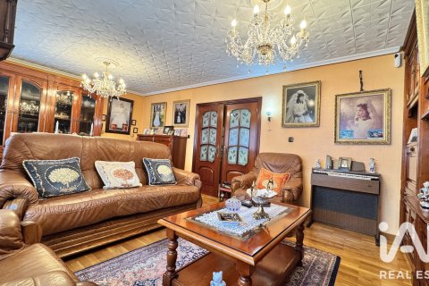 Продажа квартиры в Хихон, Астурия, Испания 2 спальни, 103м2 №195022 - фото 2