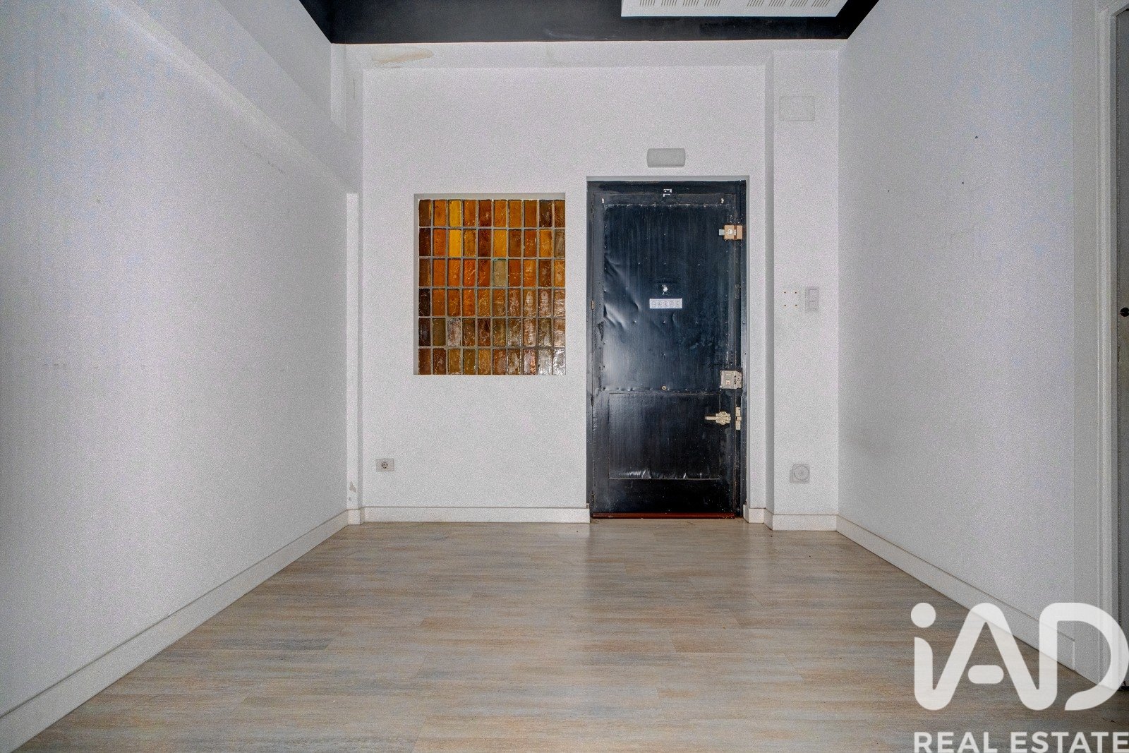 Liikekiinteistö Bilbao, Biscay, Espanja 30 m2 No. 195024