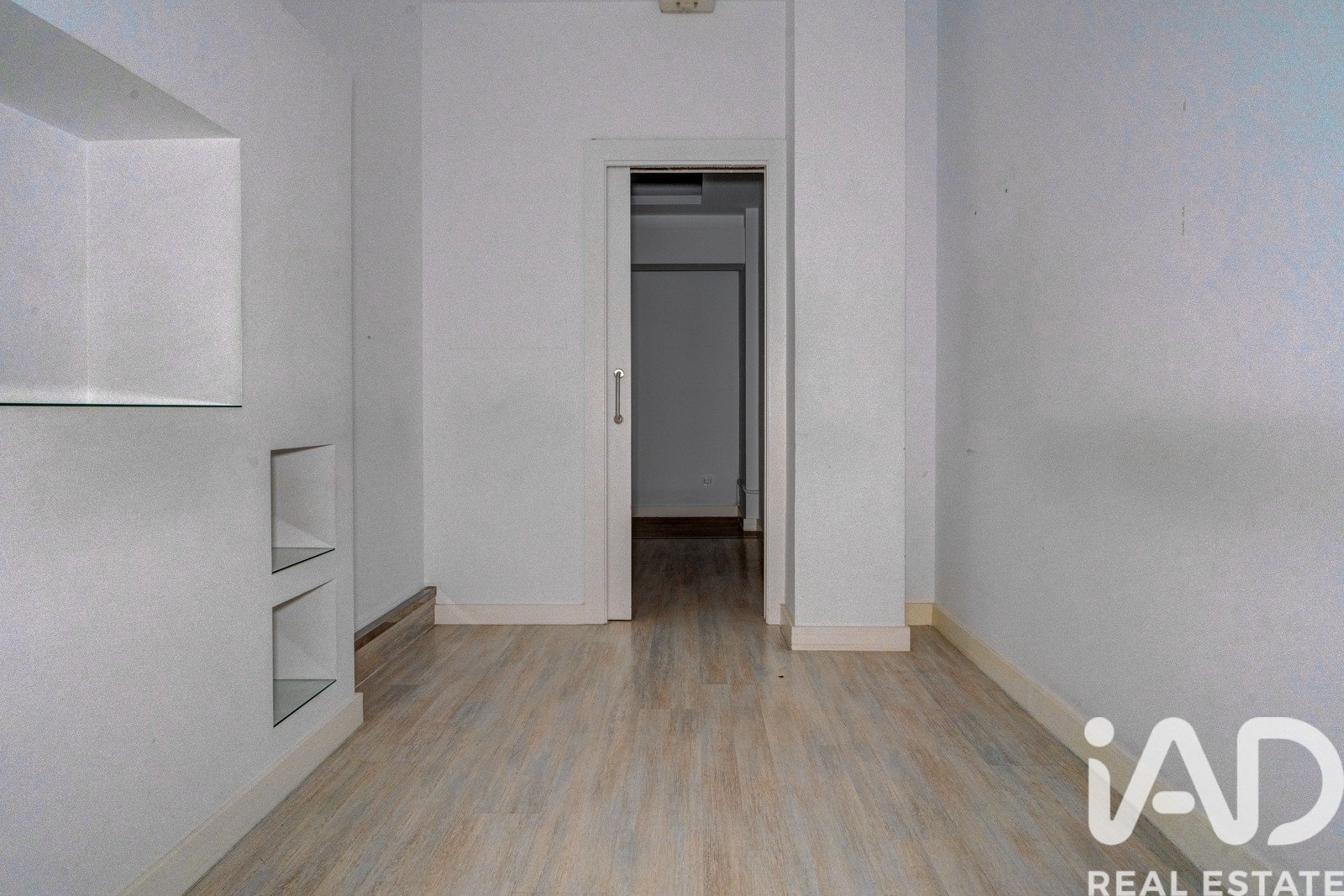 Liikekiinteistö Bilbao, Biscay, Espanja 30 m2 No. 195024