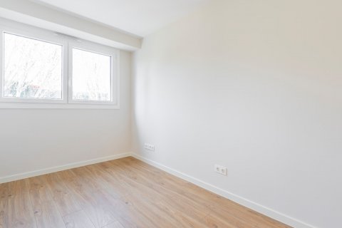 Duplex for sale Madrid, Spain 3 bedrooms, 235 sq.m. No. 117650 - photo 12