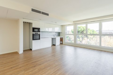 Duplex for sale Madrid, Spain 3 bedrooms, 235 sq.m. No. 117650 - photo 3