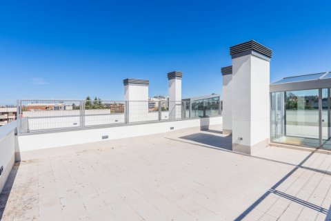 Duplex for sale Madrid, Spain 3 bedrooms, 235 sq.m. No. 117650 - photo 23