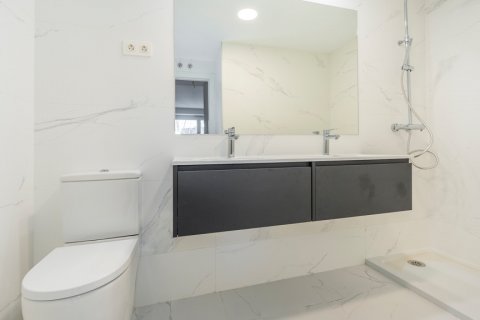 Duplex for sale Madrid, Spain 3 bedrooms, 235 sq.m. No. 117650 - photo 16