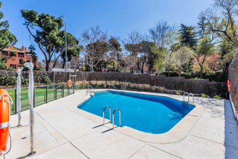 Duplex for sale Madrid, Spain 3 bedrooms, 235 sq.m. No. 117650 - photo 29
