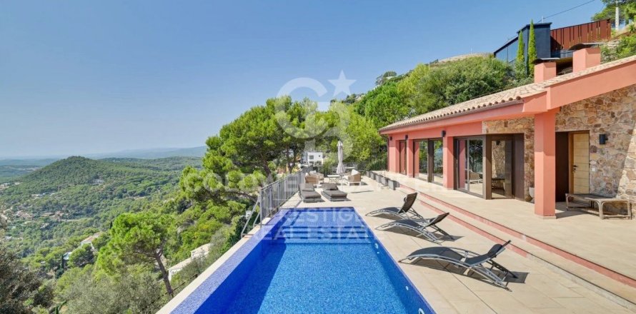 Villa a Begur, Girona, Spagna 6 camere da letto, 500 mq. N° 158432