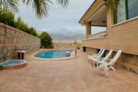 Willa w Benidorm, Alicante, Hiszpania 6 sypialni, 600 mkw. nr 196695 – zdjęcie 29